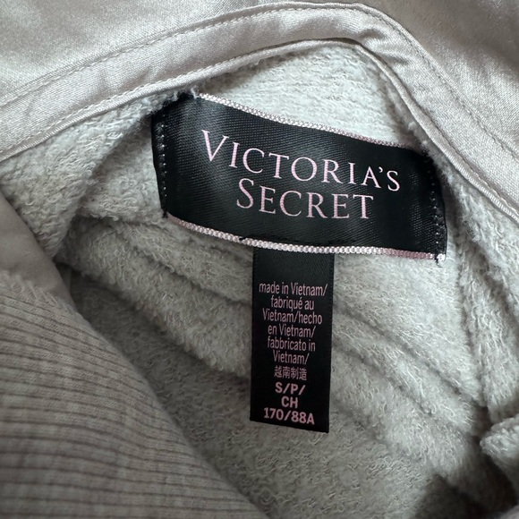 Victoria’s Secret Oatmeal Beige Zip Up Hoodie - Picture 2 of 3